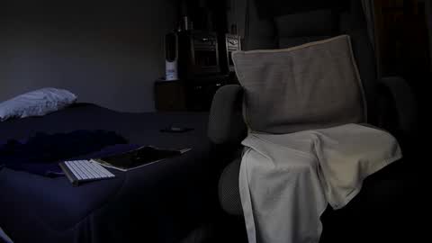 Snapshot of jamesbondage_0069 chatting on November 2025 04:09:01 PM James Bondage online show from November 2025 04:09:01 PM