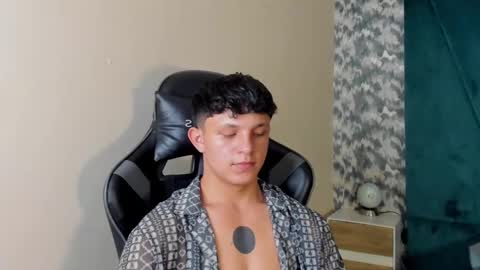 Snapshot of jamesgolden_ chatting on February 2025 11:45:01 PM jamesgolden_ online show from February 2025 11:45:01 PM