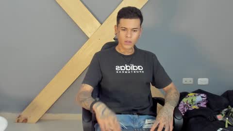 Snapshot of jamesinked_ chatting on December 2024 06:06:01 PM Jamesinked online show from December 2024 06:06:01 PM