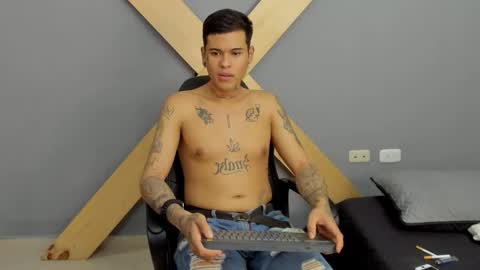 Snapshot of jamesinked_ chatting on December 2024 08:18:02 PM Jamesinked online show from December 2024 08:18:02 PM