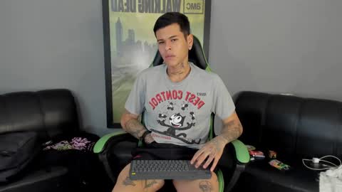 Snapshot of jamesinked_ chatting on December 2024 03:53:02 PM Jamesinked online show from December 2024 03:53:02 PM