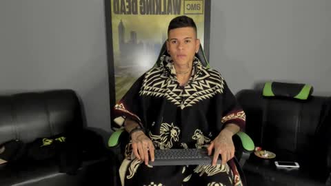 Snapshot of jamesinked_ chatting on December 2024 01:18:02 AM Jamesinked online show from December 2024 01:18:02 AM