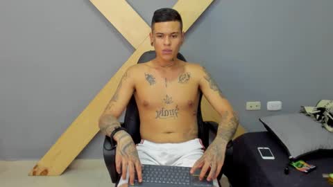Snapshot of jamesinked_ chatting on December 2024 07:05:02 PM Jamesinked online show from December 2024 07:05:02 PM