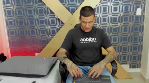 Snapshot of jamesinked_ chatting on January 2025 06:35:01 PM Jamesinked online show from January 2025 06:35:01 PM
