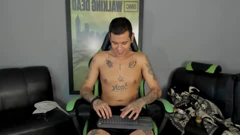 Snapshot of jamesinked_ chatting on January 2025 07:29:02 PM Jamesinked online show from January 2025 07:29:02 PM