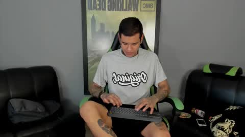 Snapshot of jamesinked_ chatting on January 2025 06:36:02 PM Jamesinked online show from January 2025 06:36:02 PM