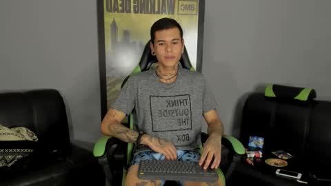 Snapshot of jamesinked_ chatting on February 2025 12:40:01 AM Jamesinked online show from February 2025 12:40:01 AM