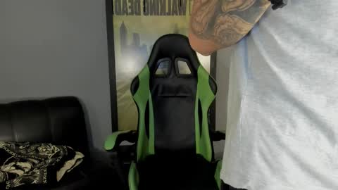 Snapshot of jamesinked_ chatting on February 2025 05:58:01 PM Jamesinked online show from February 2025 05:58:01 PM