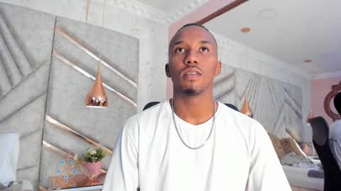 Snapshot of jamesparck chatting on January 2025 06:12:02 PM James online show from January 2025 06:12:02 PM