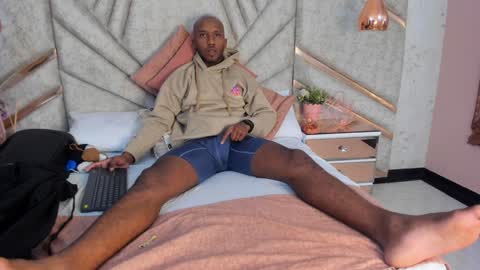 Snapshot of jamesparck chatting on February 2025 02:05:01 PM James online show from February 2025 02:05:01 PM