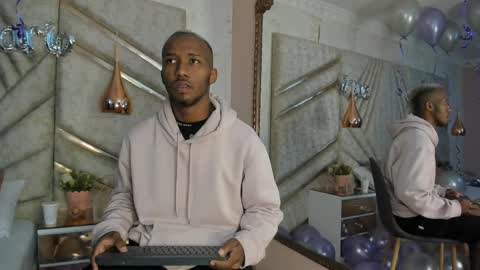 Snapshot of jamesparck chatting on February 2025 12:16:02 PM James online show from February 2025 12:16:02 PM