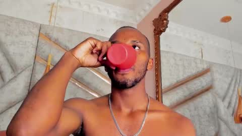 Snapshot of jamesparck chatting on March 2025 06:11:01 PM James online show from March 2025 06:11:01 PM