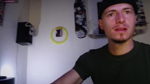 jamesss____ online show from October 2025 05:46:02 PM