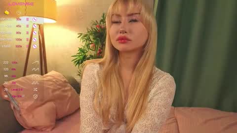 Jennifer  online show from September 2025 04:51:02 PM