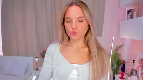 Hi Im Alice and here youll find something online show from October 2025 07:15:01 AM