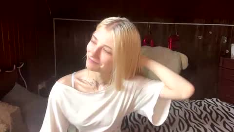 Snapshot of janicesivertsen chatting on August 2026 08:16:01 AM Elsa online show from August 2026 08:16:01 AM