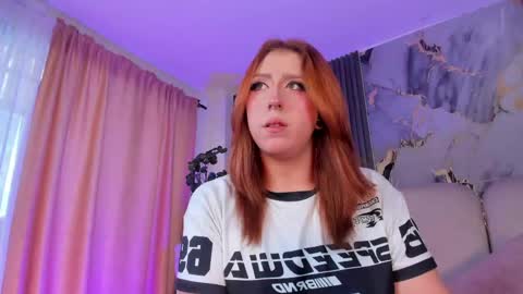 Snapshot of janneblossom chatting on May 2026 07:20:01 PM Janne online show from May 2026 07:20:01 PM