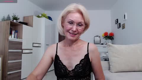Jasmin room for people 40 online show from September 2025 01:24:01 PM