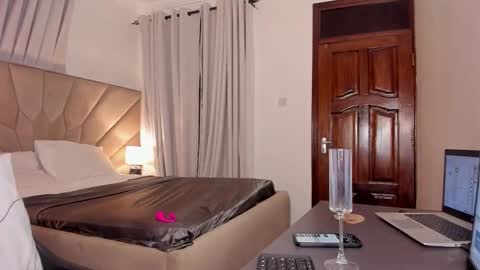 jasmin_melons online show from February 2026 11:00:01 PM