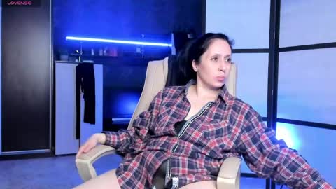 Snapshot of jasmin_milf chatting on May 2026 11:25:02 PM jasmin_milf online show from May 2026 11:25:02 PM