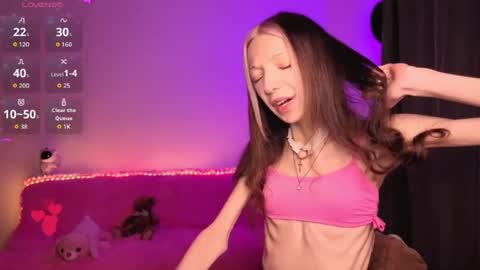 Snapshot of jasminecute_ chatting on June 2026 10:35:01 AM Jasmin online show from June 2026 10:35:01 AM