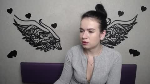 JasmineKouch online show from December 2025 06:48:01 PM