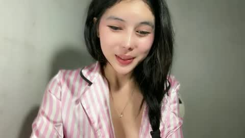 Snapshot of jassie_baee chatting on July 2026 06:32:02 PM jassie_baee online show from July 2026 06:32:02 PM