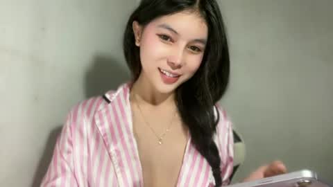 Snapshot of jassie_baee chatting on July 2026 06:54:02 PM jassie_baee online show from July 2026 06:54:02 PM