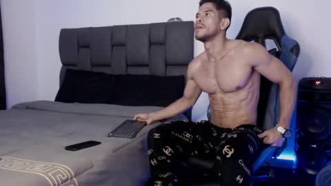 Javier online show from February 2025 10:15:02 AM