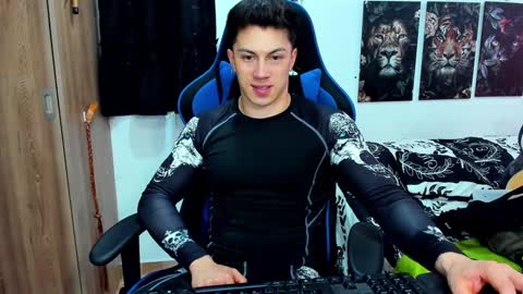 Javier online show from December 2024 09:00:02 PM