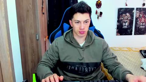 Javier online show from December 2024 07:10:01 PM