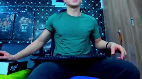 Javier online show from September 2025 11:15:01 PM