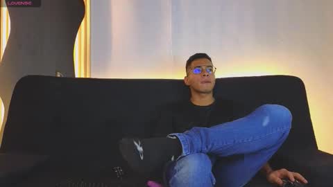 Jay online show from November 2025 03:17:01 AM