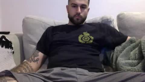 jayg333 online show from December 2025 01:00:01 AM