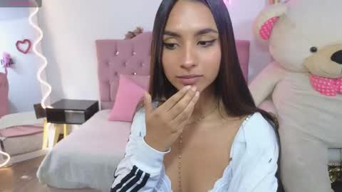 Jazmin  online show from March 2025 08:00:01 PM