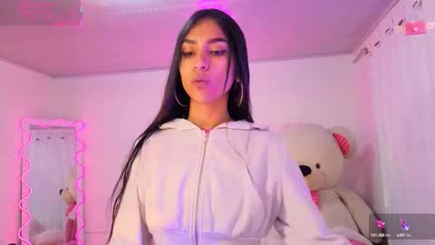 Jazmin  online show from September 2025 12:05:02 PM