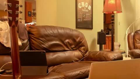 JDinEuless online show from October 2025 06:26:02 PM