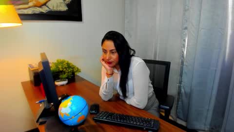 Snapshot of jean_foster chatting on October 2025 06:54:02 PM Mistress Jane Foster online show from October 2025 06:54:02 PM