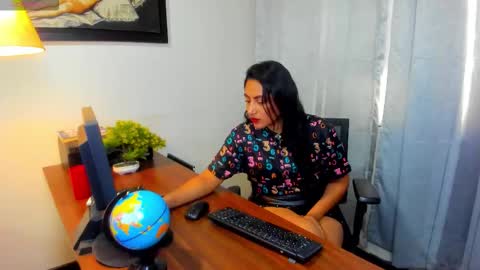 Snapshot of jean_foster chatting on November 2025 06:43:02 PM Mistress Jane Foster online show from November 2025 06:43:02 PM