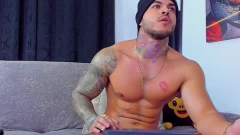 Snapshot of jean_lopez chatting on January 2025 08:13:01 AM Jean axelcrow Modelo Independiente online show from January 2025 08:13:01 AM