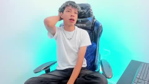 Snapshot of jeanluc_live chatting on August 2026 04:47:01 AM JEAN online show from August 2026 04:47:01 AM