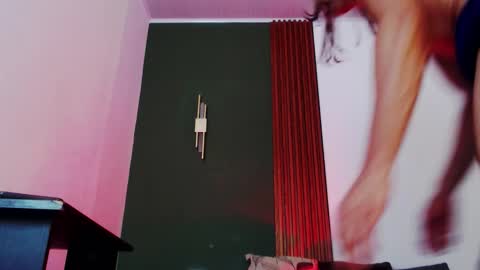 Snapshot of jeanys_sneider chatting on November 2025 01:03:02 AM Jeays online show from November 2025 01:03:02 AM