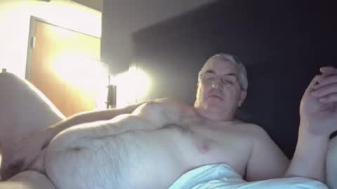 Snapshot of jecko71 chatting on February 2025 06:32:02 AM dadbody71 online show from February 2025 06:32:02 AM