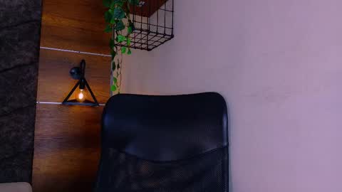 Jena  online show from December 2025 08:04:01 PM