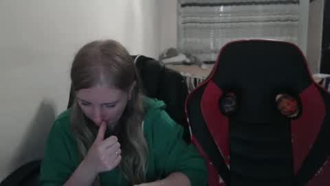 JenisAndPeter online show from October 2025 06:08:02 PM