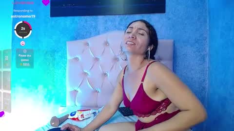 Snapshot of jenna_milf_ chatting on March 2025 11:22:01 PM Valentina online show from March 2025 11:22:01 PM