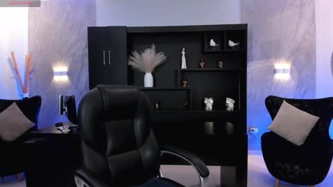 Jenna Olson  online show from January 2025 06:27:02 PM