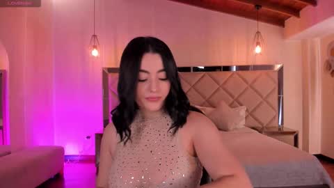 Jenna Olson  online show from October 2025 06:37:01 PM