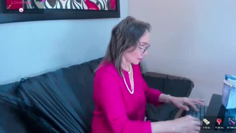 Jennie online show from November 2025 12:16:01 PM