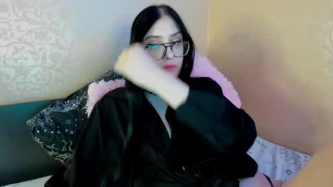 Helen online show from November 2025 09:47:01 PM